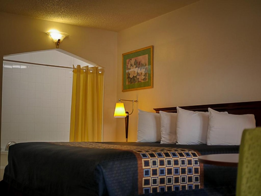 Americas Best Value Inn Chico Image 11
