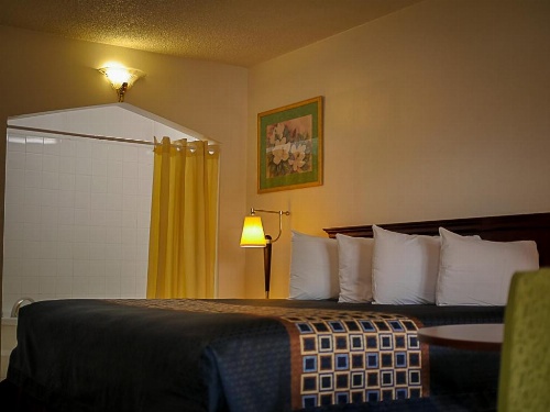Americas Best Value Inn Chico image 11