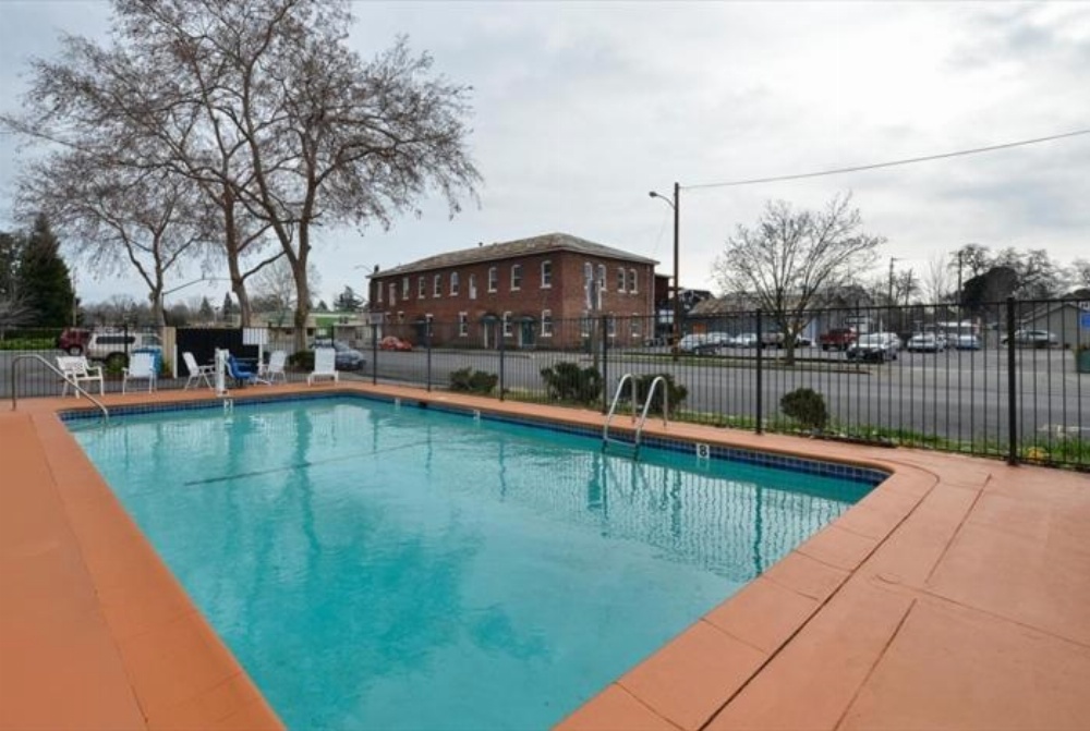 Americas Best Value Inn Chico Image 16